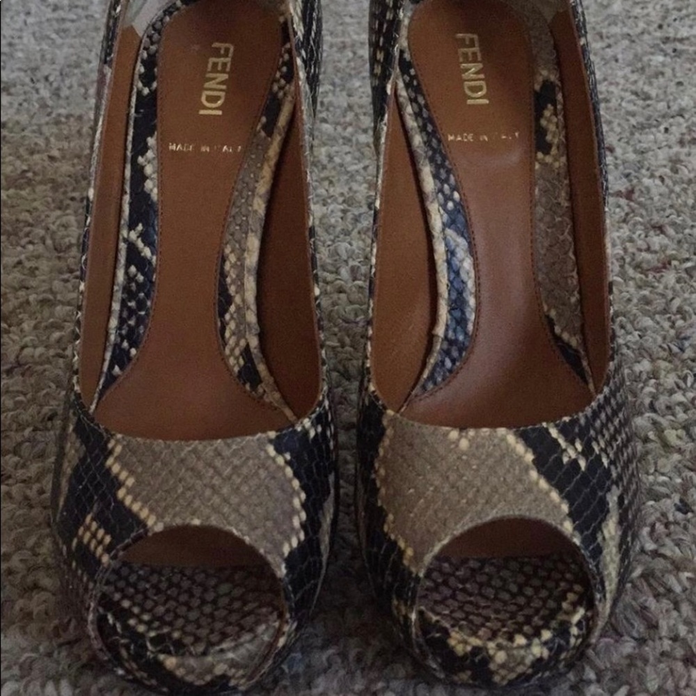 Fendi snake like shoes